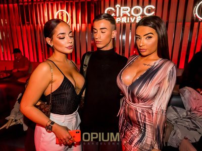 opium barcelona ladies dress code